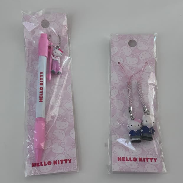 헬로키티 50주년 볼펜(롱다리키티) / 스트랩(교복커플)