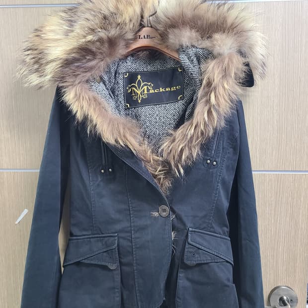 맥케이지 여성 카라 퍼 자켓