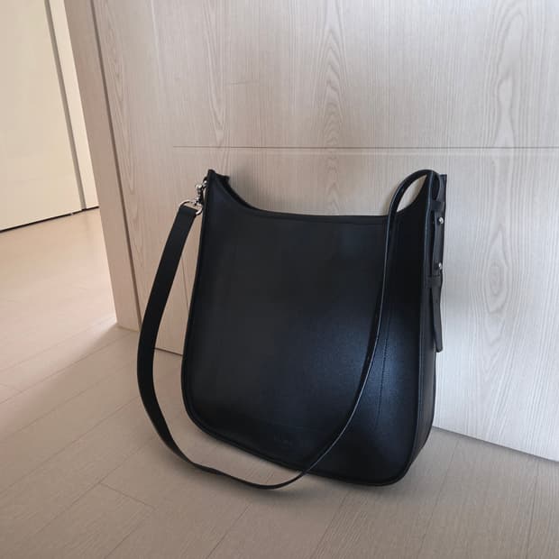 [정품] 타임옴므 24ss 레더 스트랩 숄더 크로스백 블랙