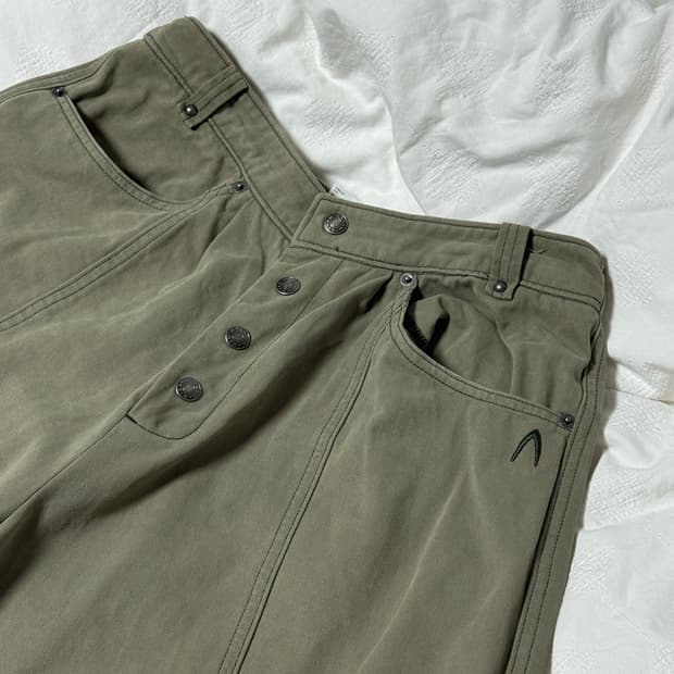 아캄 Knee Pin-tuck Studeed Cotton Pants 카키