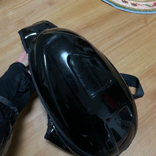 디젤 1DR-팟 하드 쉘 슬링백 가방 블랙