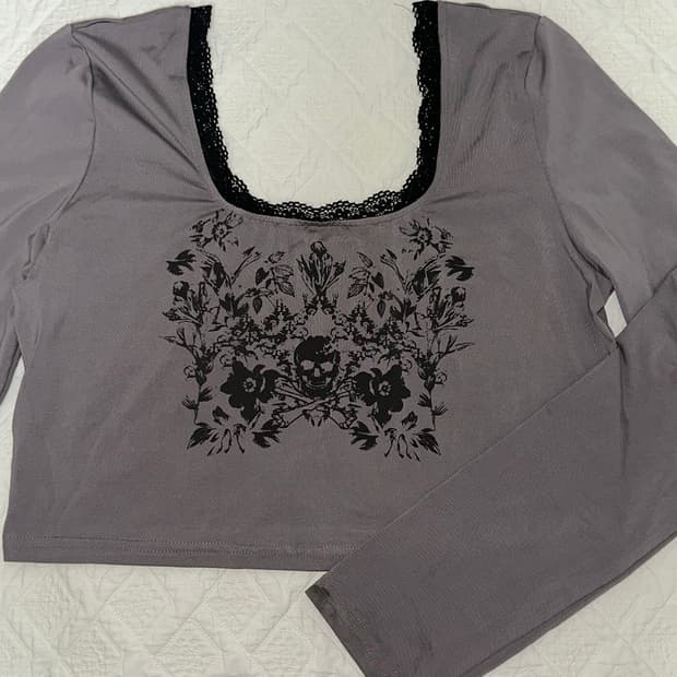 샵사이다 롱슬리브 고스룩 시즈니룩