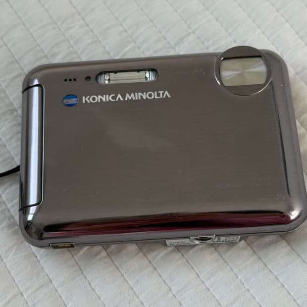 konica minolta dimage x1