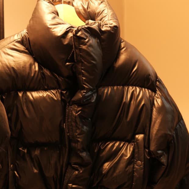 LEEY EMBROIDERED CROP PUFFER BLACK 패딩