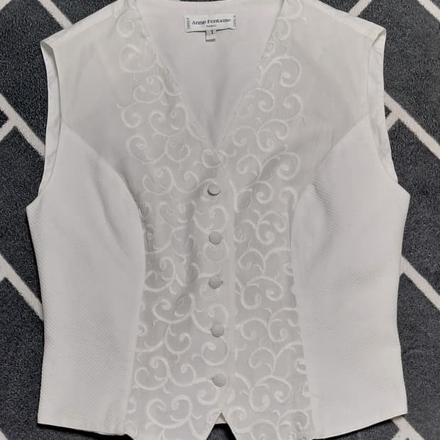 Anne Fontaine 화이트 자수 코튼 베스트 (사이즈 1)