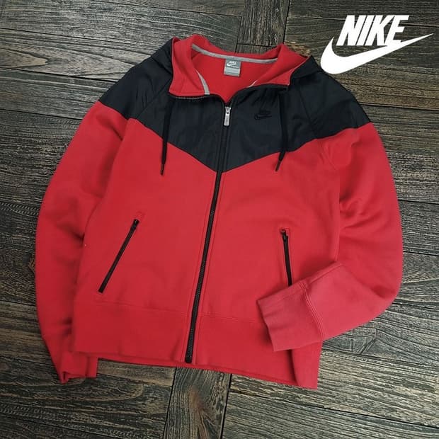 [나이키] 로고 자수 후드 집업 레드 M19370