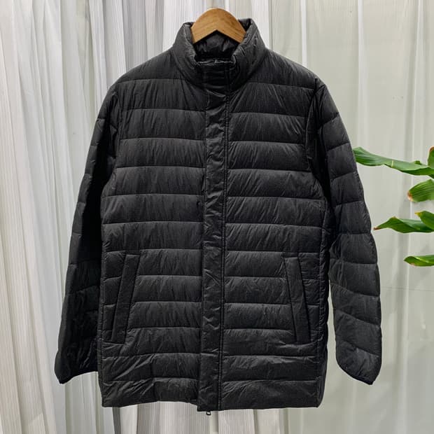 일본 유니클로 헤링본 패턴 덕다운 경량패딩 1818