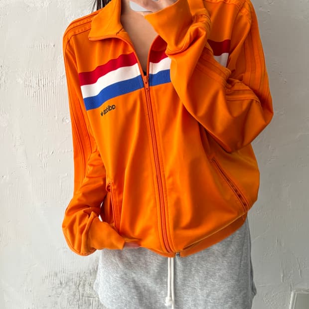아디다스 오렌지 컬러 홀랜드 트랙탑