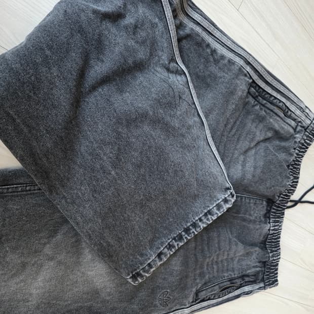 아디다스 데님팬츠