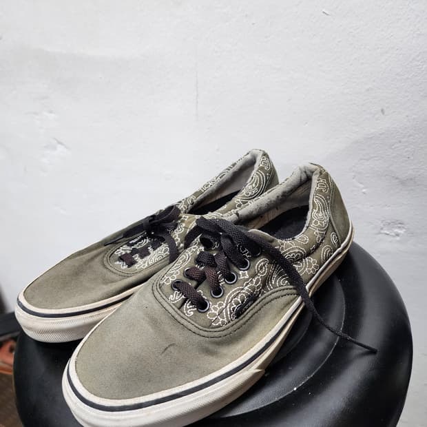 반스 에라 카키 페이즐리 스니커즈