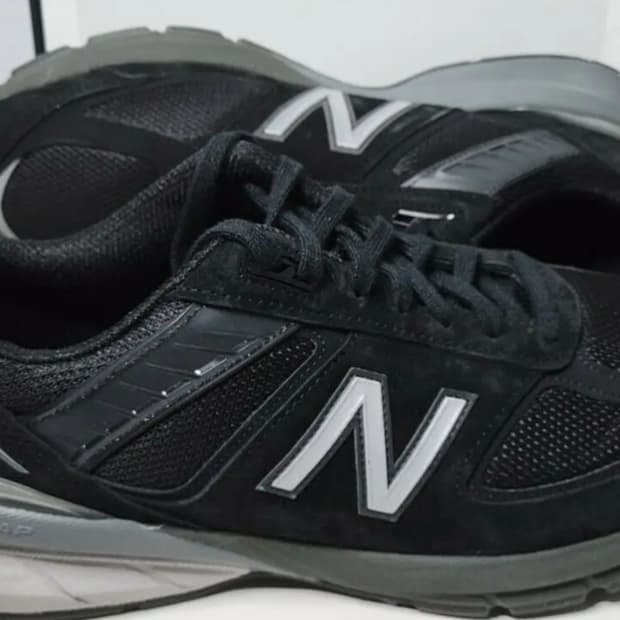 뉴발란스 990v5 블랙 290