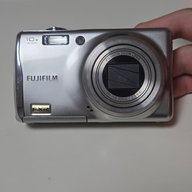 후지필름 파인픽스 f70exr 카메라