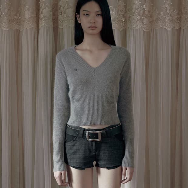 보헤미안서울 브이넥 슬림핏 앙고라 니트 베이지 보헴서