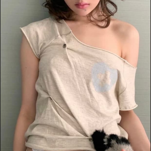 샵페어리 원숄더 버튼업 티셔츠