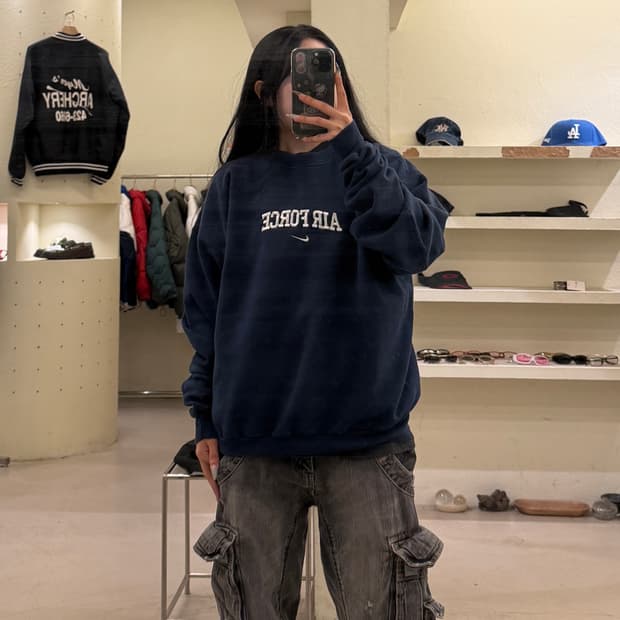 나이키 올드스쿨 에어포스 맨투맨 U860