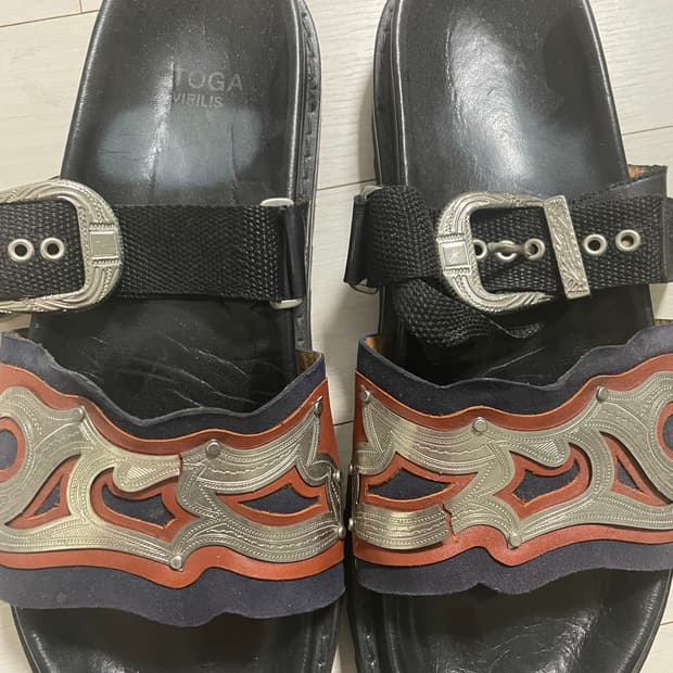 토가 웨스턴 버클 샌들