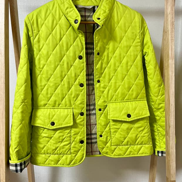 버버리 퀼팅 자켓 라임 XS 정품