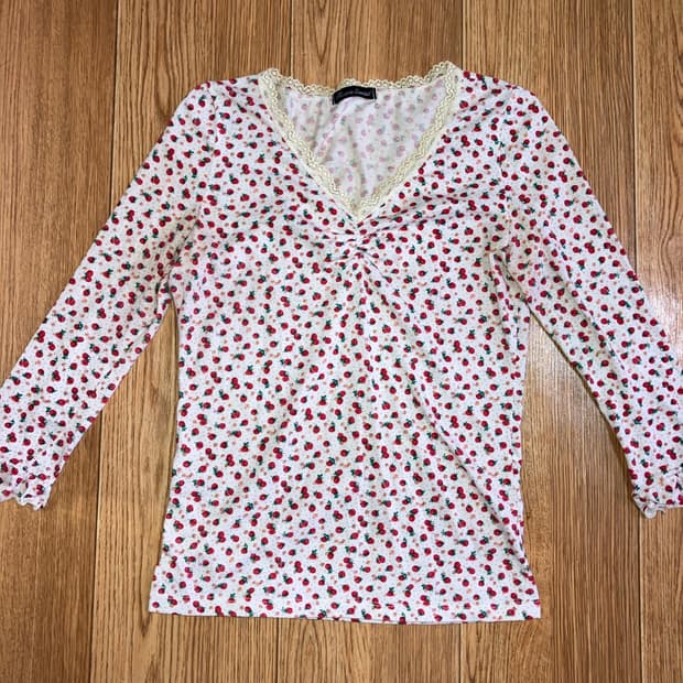 샵페어리 리틀 스트로베리 레이스 탑 아이보리