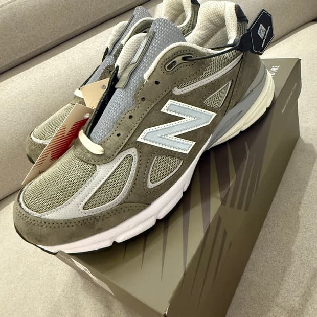 뉴발란스 990v4 에메레온도르 