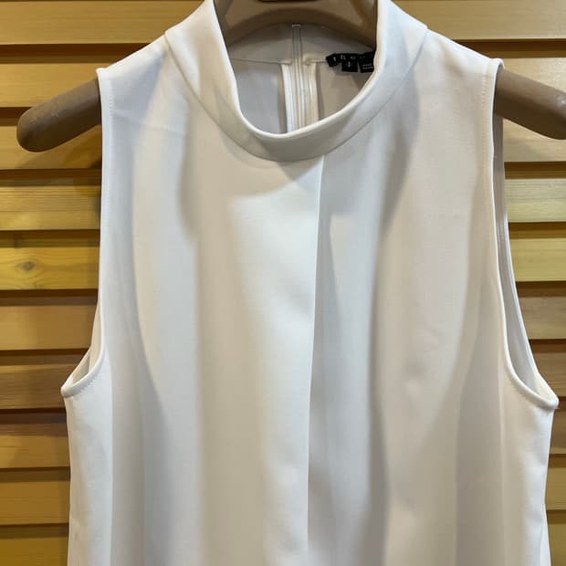 띠어리 여성 아이보리 하이넥 슬리브리스 블라우스