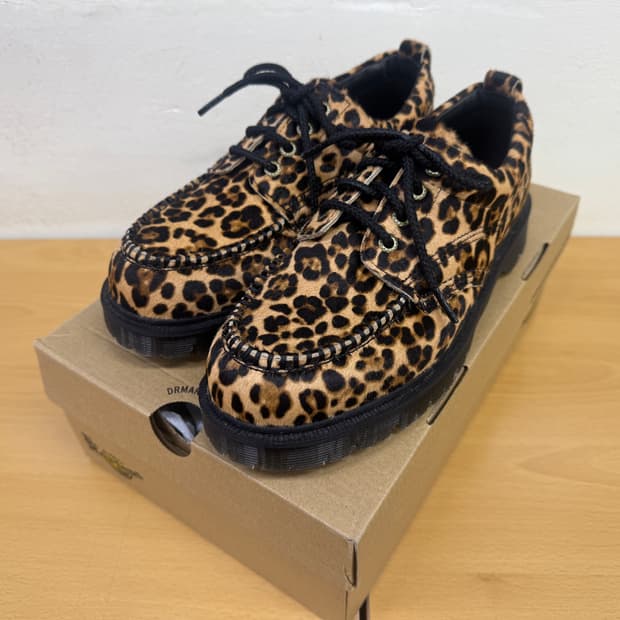 닥터마틴 로웰 아카이브 레오파드 헤어온 