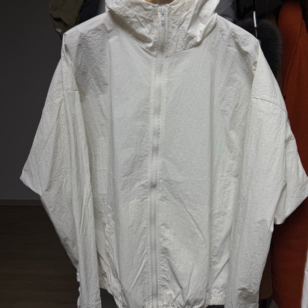 yzy 이지 x 고샤 WB-01 자켓 화이트