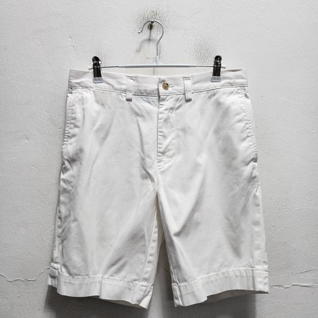 폴로 화이트 클래식핏 반바지 