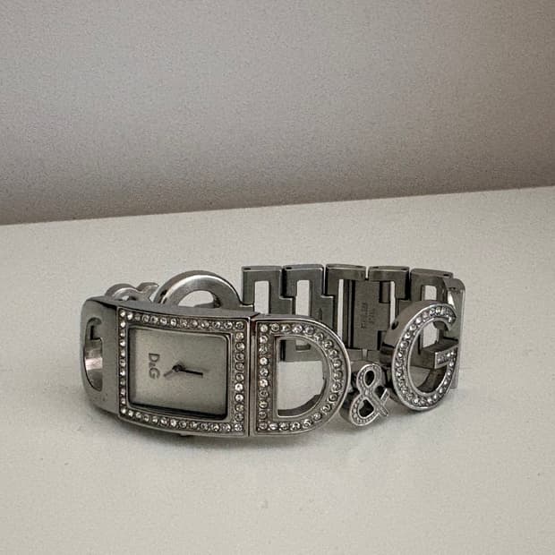돌체앤가바나 큐빅로고 뱅글시계