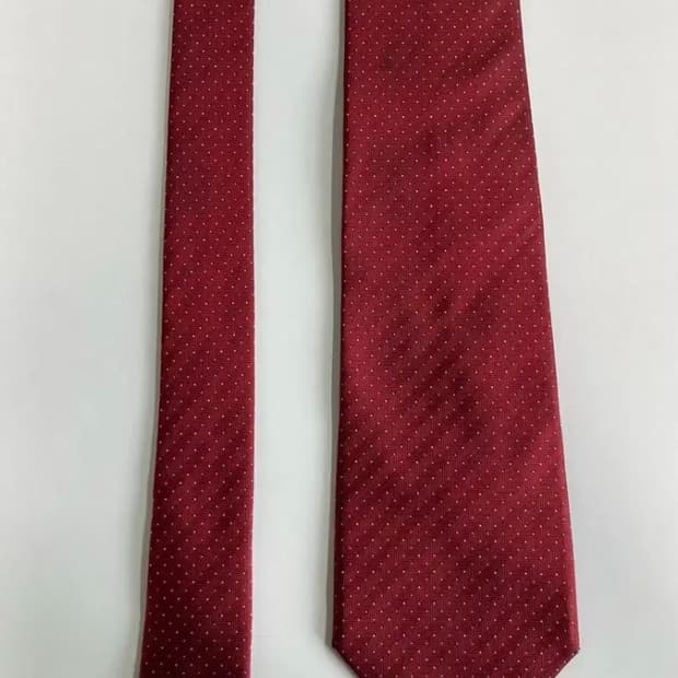 아쿠아스큐텀 넥타이