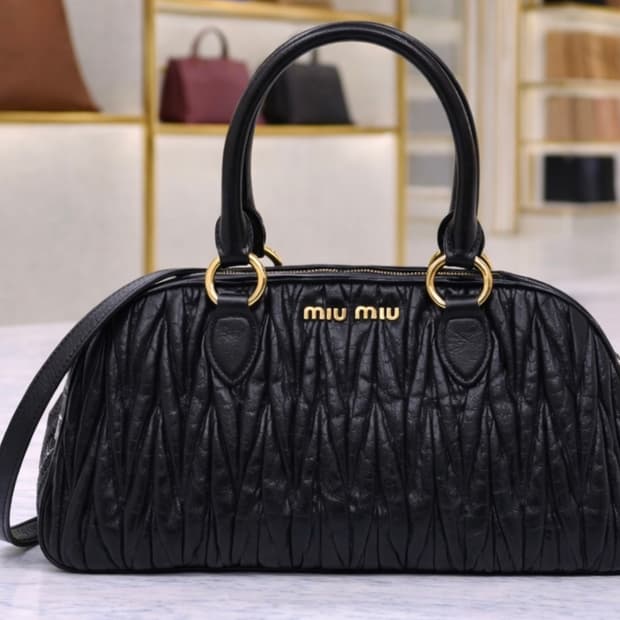 [A급] 미우미우 마테라쎄 럭스 숄더백 판매합니다!!!