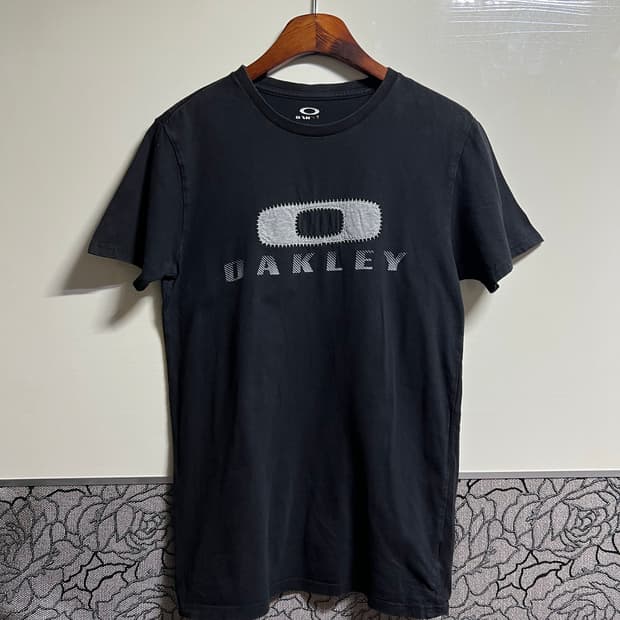 오클리 블랙 반팔 로고 티셔츠