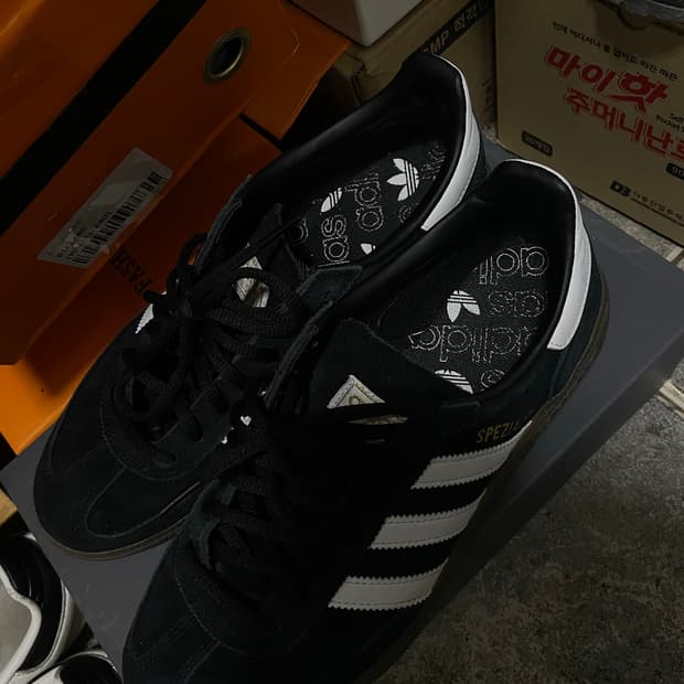 아디다스 스페지알 블랙 팔아요!(265)