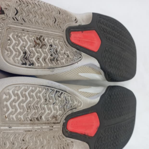 아디다스 코트프레시배드민턴화 265