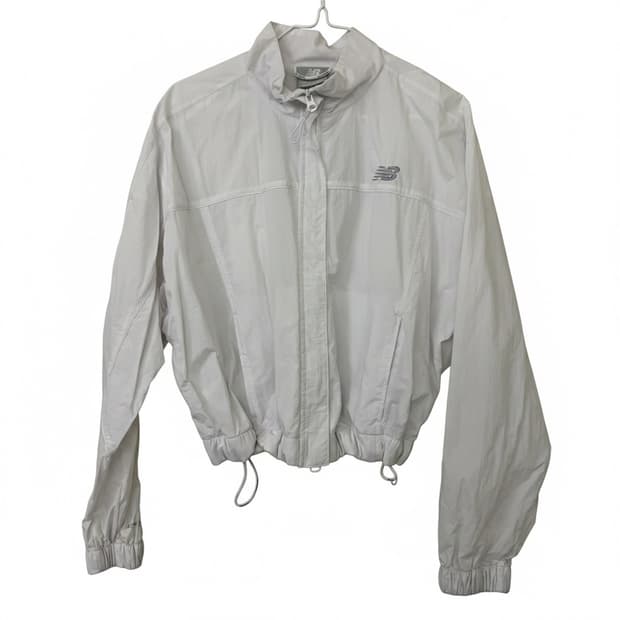 🤍뉴발란스 W 스트링 세미크롭 우븐자켓🤍