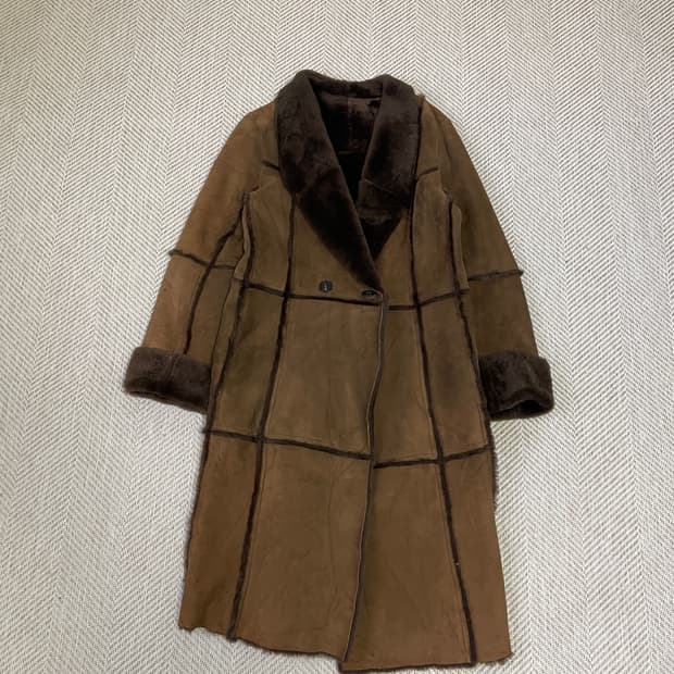 레킵 요시에 이나바 시어링 스웨이드 무스탕 코트 J03527