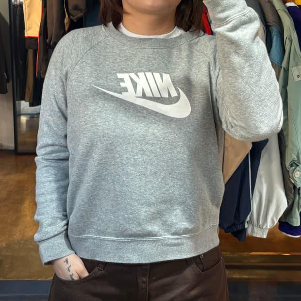 나이키 그레이 맨투맨