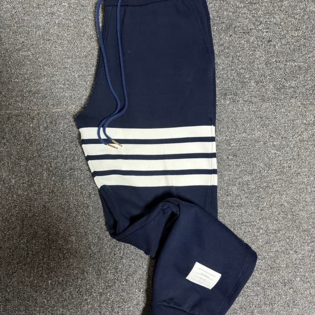 [상태최상] 톰브라운 사선 네이비 팬츠