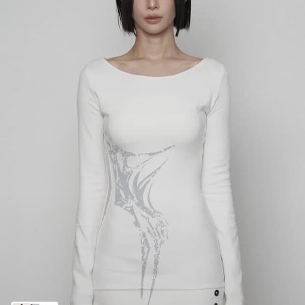 에트오소메 보트넥 립 버튼 사이드 프린트 원피스