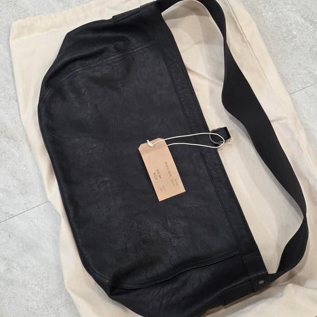 25aw 타이가 타카하시 (T.T) 뉴스보이백 (L)