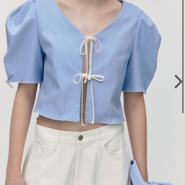 [소프트서울] JACQUARD RIBBON PUFF BLOUSE