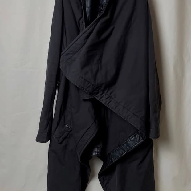 Julius 08fw leather trimmed draped coat