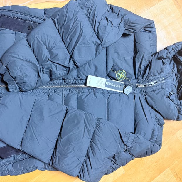 (새상품) 25fw Xl 스톤아일랜드 심리스 패딩