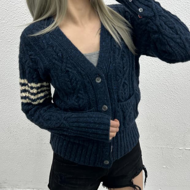 톰브라운 트위스트 클래식 가디건