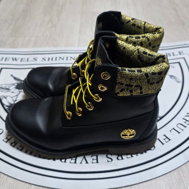 팀버랜드 6인치 여성 블랙부츠(230)