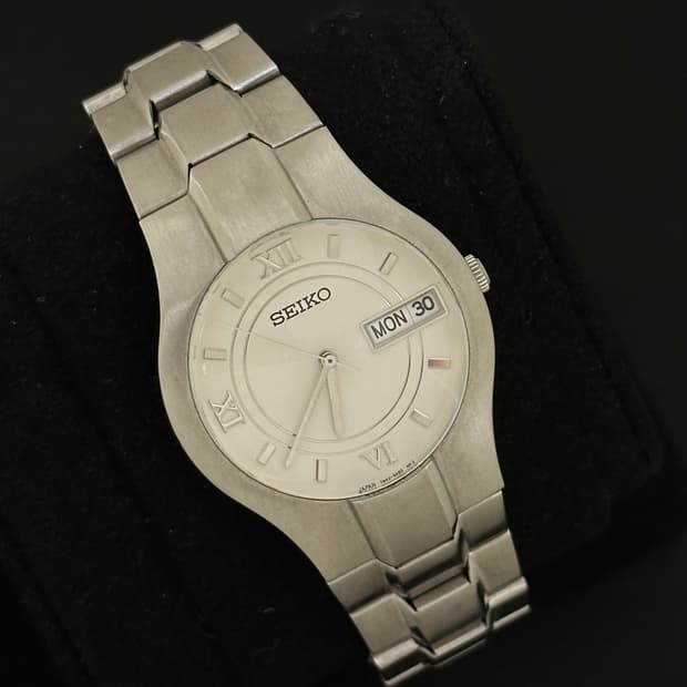 세이코 라운드 쿼츠 시계