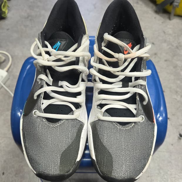 나이키 줌프릭   255