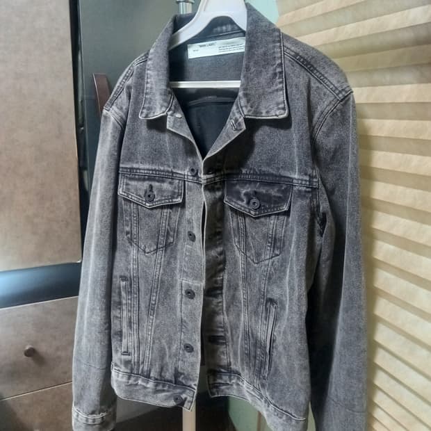 오프화이트 데님자켓 100