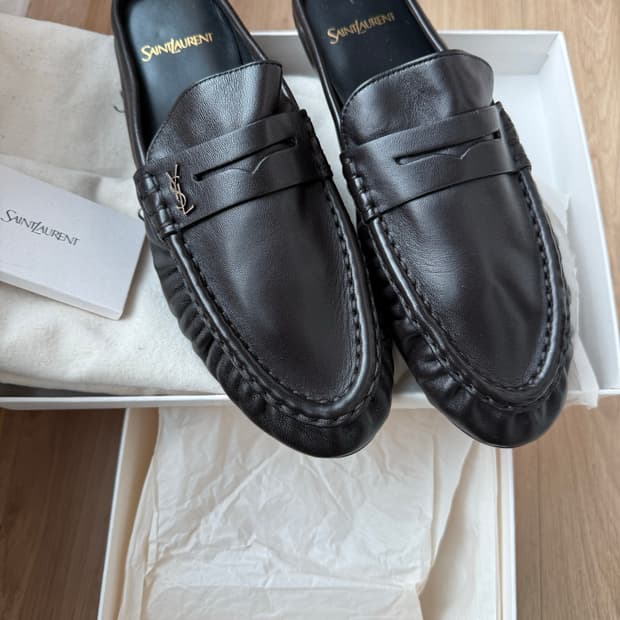 생로랑 르 로퍼 뮬