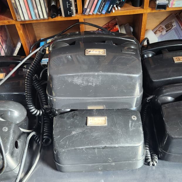 옛날 전화기 골동품 7개