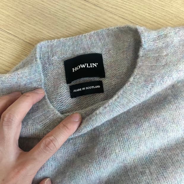 하울린 니트 갤럭시 색상 L사이즈입니다.